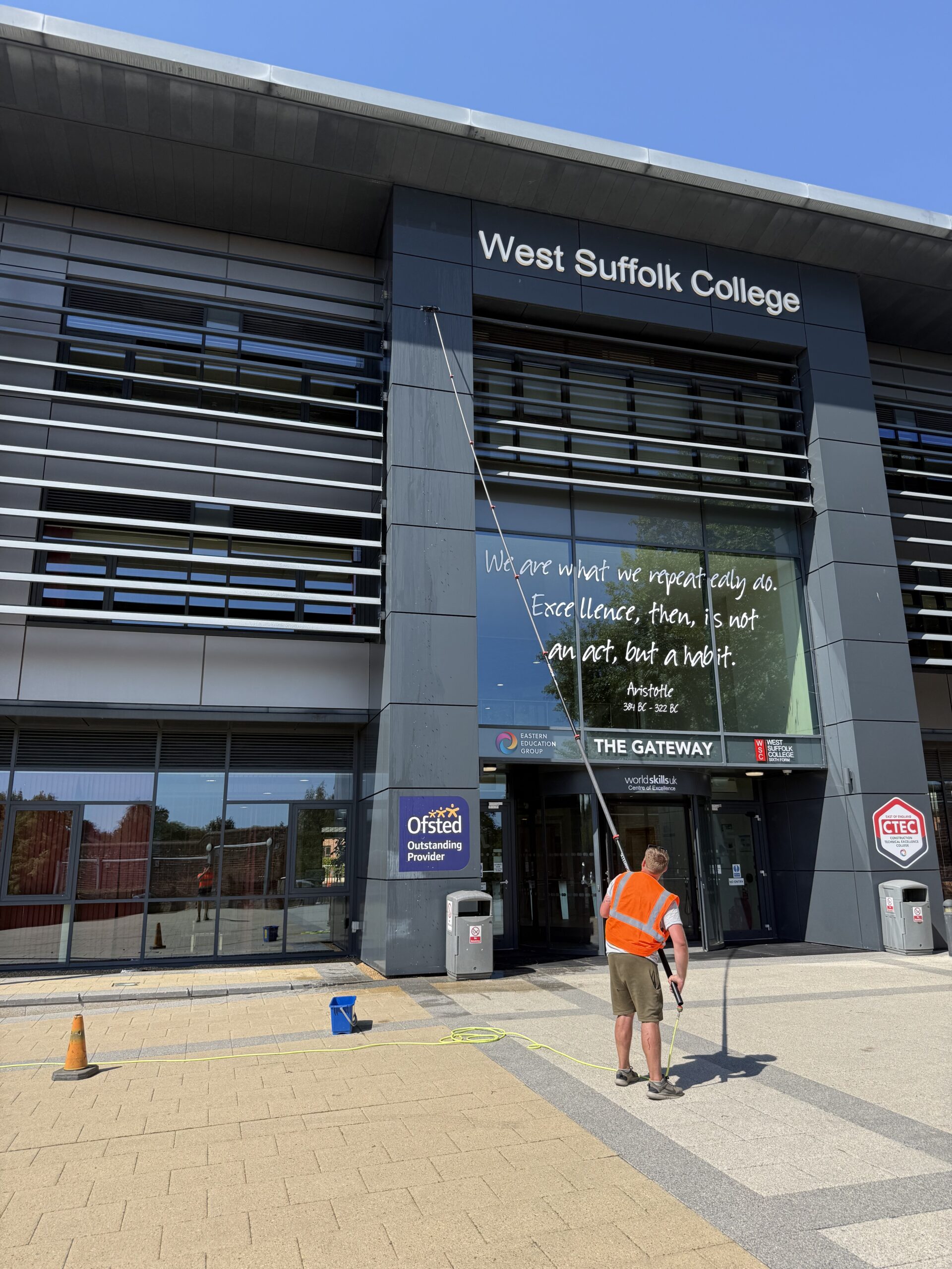 Commercial building cladding cleaning