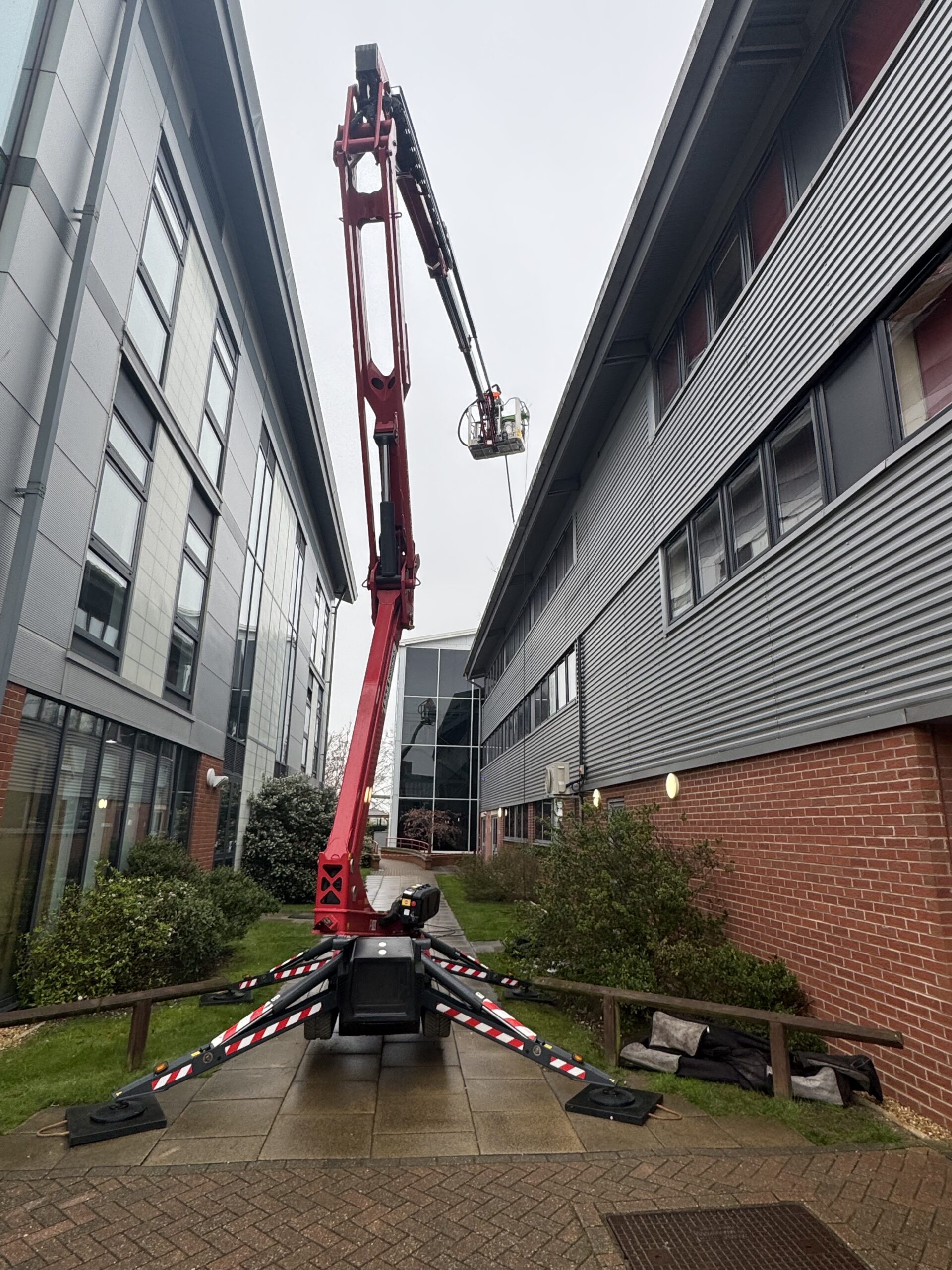 Building exterior cleaning and access planning